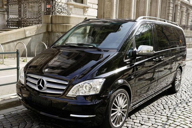 Private Arrival Transfer from Istanbul Airport to City Center - The ride: air-conditioned comfort plus luggage room in Istanbul traffic