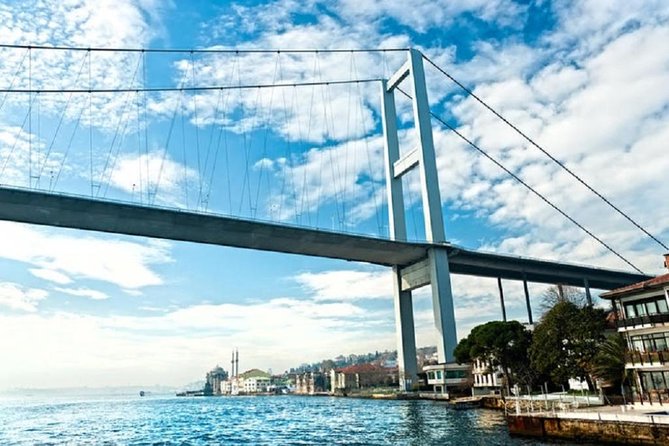 Private Bosphorus Cruise and Egyptian Bazaar with Motor Yacht - Misir Carsisi (Spice Bazaar) in 30 minutes: what to do with the time