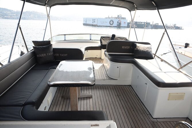 Private Bosphorus Cruise with Luxury Yacht - Topkapı Palace and the Golden Horn side: seeing the historic center from a new angle