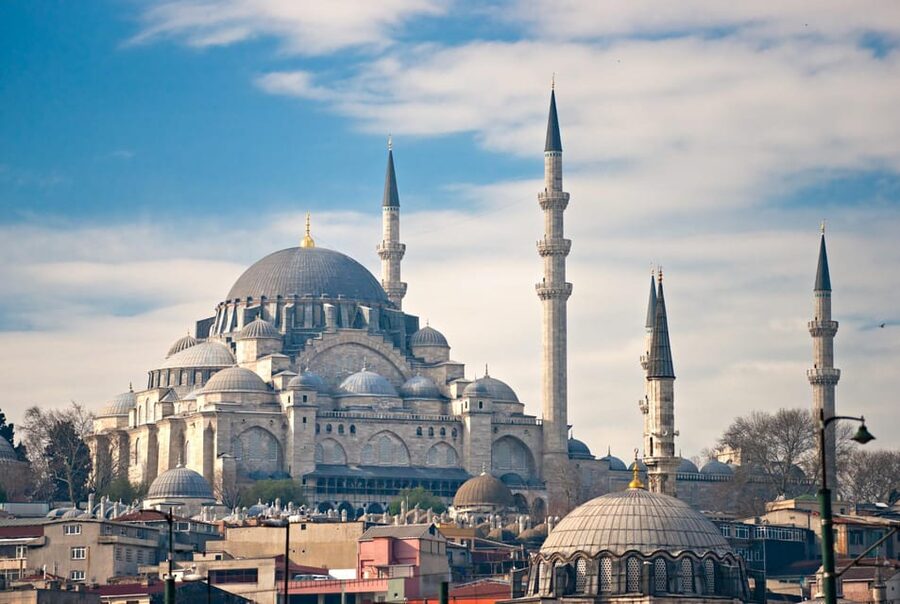 Private Car Tour of Istanbul Old City and Top 7 Attractions - Sultanahmet Square loop: Hagia Sophia and the big-ticket monuments