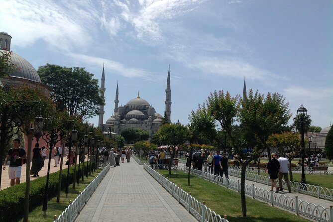 Private Guide in Istanbul in Spanish - Grand Bazaar in 90 minutes: a huge maze, but with a plan