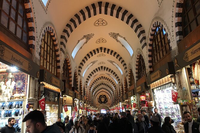 Private Guided Bazaar Tour in Istanbul - Old rug stores, quality questions, and buying with confidence