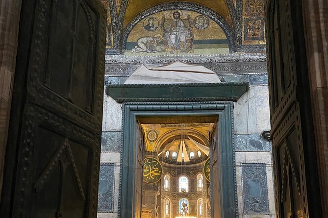Private Guided Hagia Sophia Tour with Skip the Line Access - Practical timing: using one hour wisely in Sultanahmet