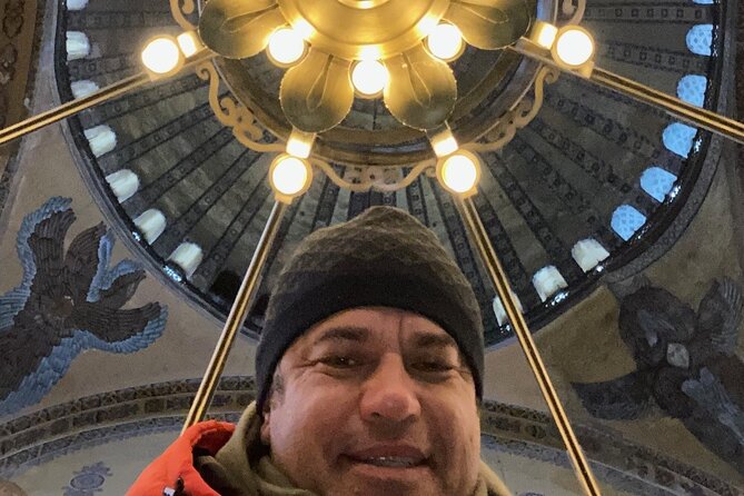 Private Guided Hagia Sophia Tour with Skip the Line Access - Meeting point at Sultanahmet Meydanı, easy to find and close to transit