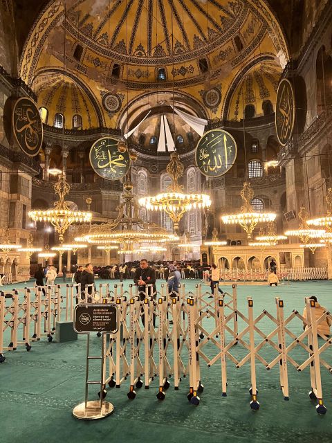 Private Guided Istanbul City Tour with Transfers - The Blue Mosque, then Hagia Sophia: architecture you can feel