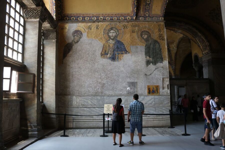 Private Historic Istanbul Half-Day Sightseeing Tour - Entering Hagia Sophia: Domes, Mosaics, and the Cathedral-to-Mosque-to-Museum Shift