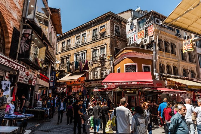 Private Istanbul Half-Day Tour with a Local: Highlights & Gems - Street Food Markets and Local Eateries: Where Your Host Turns It Tasty