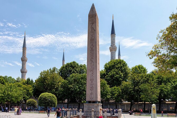 Private Istanbul Tour Experience | Luxury Services - Best Quality - Stop 4: Hagia Sophia Grand Mosque, headset and major architecture