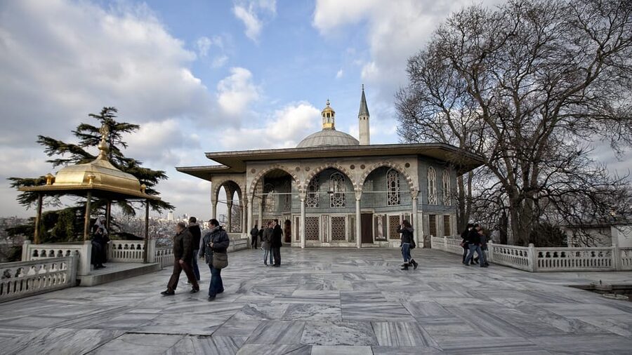 Private Iznik (Nicaea) Guided Tours - Walking Iznik’s Roman-Byzantine city walls and gates like a map