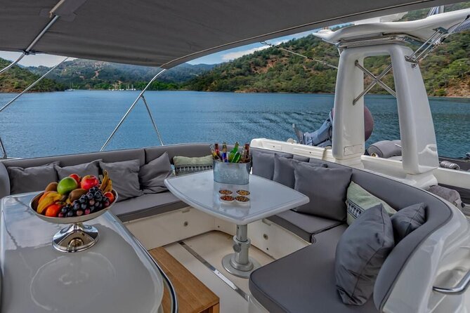 Private Luxury Yacht Cruise on Bosphorus - The Snack and Drink Setup: Fruit, Cookies, Baklava, and Mint Lemonade