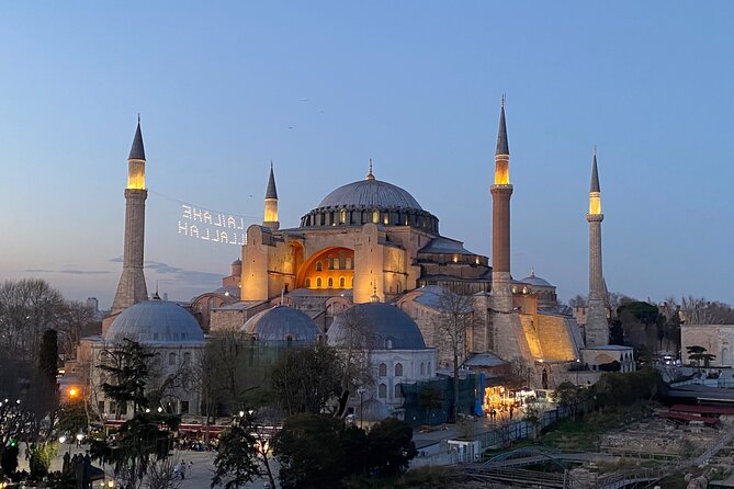 Private Minivan Transfer from Istanbul Airport - How the Ride Becomes More Than Just Transport