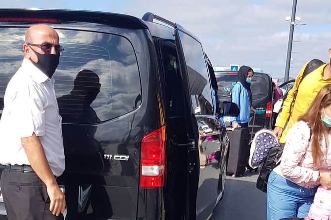 Private SAW Airport Arrival or Departure Transfer - The Language Factor: Multilingual Drivers That Reduce Stress