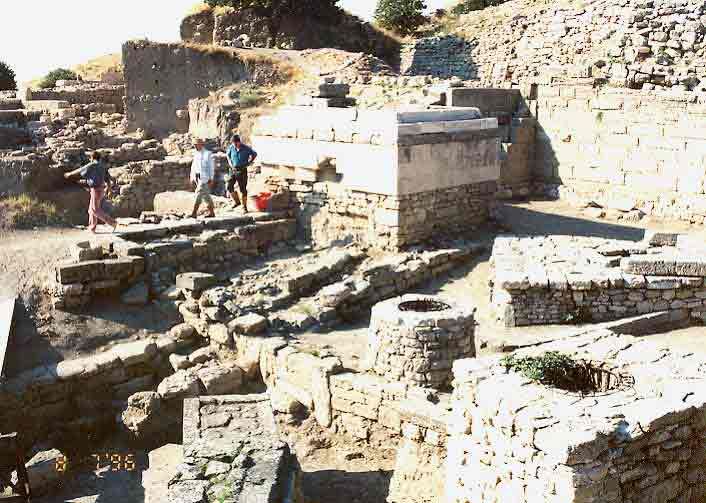 Ruins of Troy and Gallipoli: 2-Day Tour from Istanbul - Gallipoli battlefields: cemeteries, ANZAC Cove, and the emotional weight of paying equal respect
