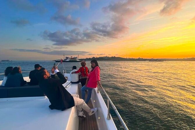 Scenic Bosphorus Sunset Cruise – 2.5 Hours of Luxury & Views - A Bosphorus sunset cruise is the easiest way to see Istanbul’s big moments
