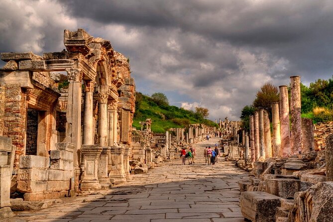 Semi-Private Tour to Laodicea, Pamukkale, Hierapolis with Lunch - Flying from Istanbul to Denizli: saving hours, trading control