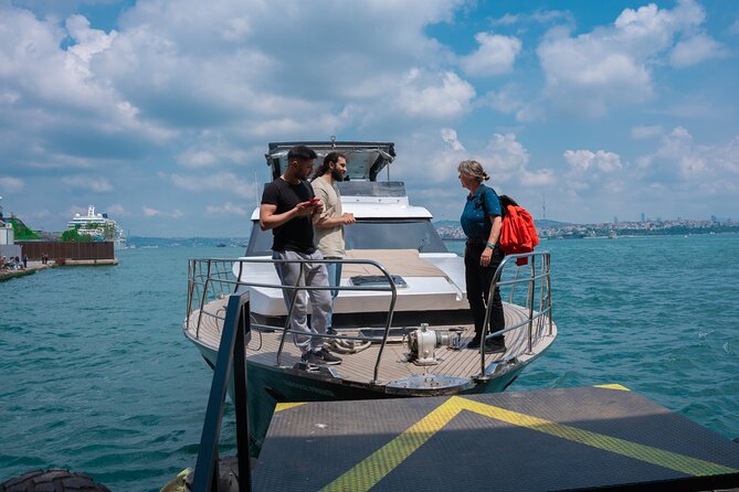 Small-Group 2 Hours Bosphorus Luxury Yacht Cruise in Istanbul - Maiden’s Tower and Leander’s Myth: When Istanbul Turns Romantic