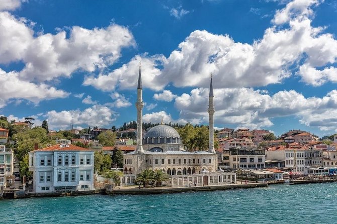 Small-Group Bosphorus Cruise and Istanbul’s Egyptian Bazaar - Transitioning to the Bosphorus, Where the City Feels Two-Sided