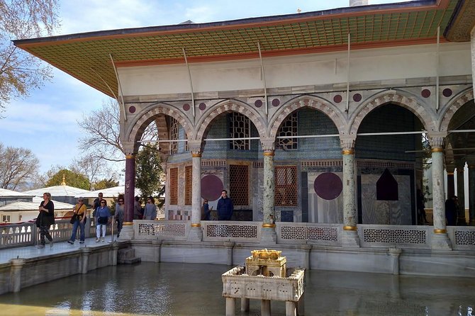 Small-Group Topkapi Palace and Harem Tour with Tickets - Guide quality is a big deal here, and it shows
