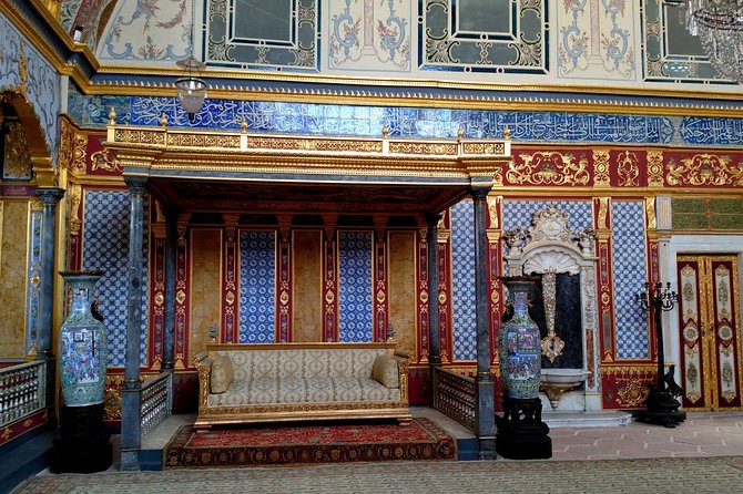 Small-Group Topkapi Palace and Harem Tour with Tickets - Timing and logistics that can make or break your visit