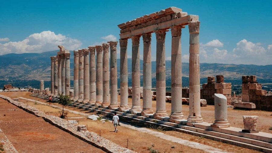 Small Group Tour Day Trip to Ephesus from Istanbul by Plane - Flying Istanbul to Izmir for a one-day Ephesus hit
