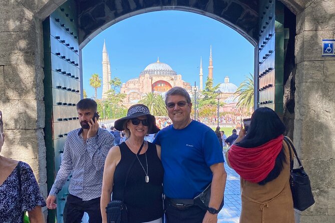 Small Group Tour: Hagia Sophia, Basilica Cistern, Blue Mosque and Grand Bazaar - Grand Bazaar Navigation With a Licensed Guide (45 Minutes, Free)