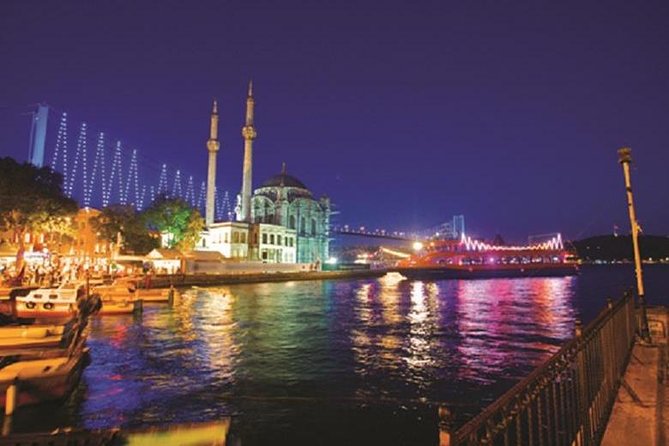 Stage Front Bosphorus Dinner Cruise with Pickup & Drinks included - Seating and the stage-front table reality check