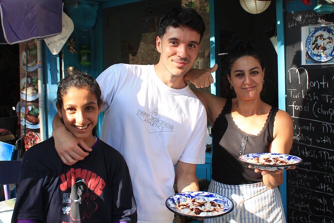 Taste of Istanbul - Food & Culture - Merdivenli Yokus Evleri Balat: colorful streets and real street energy