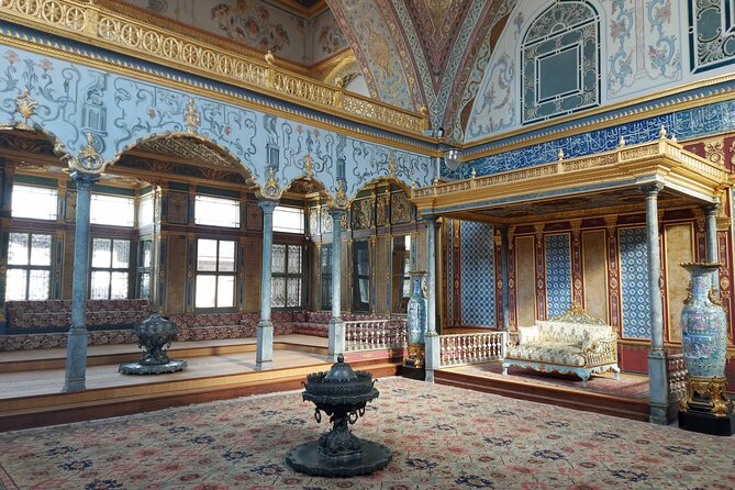 The Must See Old City Tour in Istanbul - The Serpent Column and Apollo Myths You Can Actually Picture