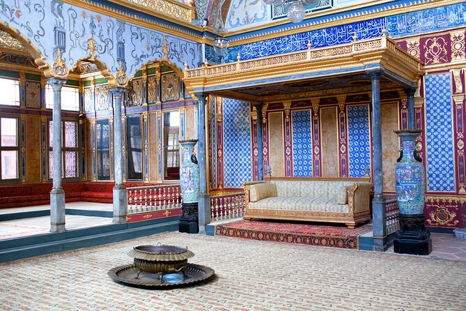 Topkapi Palace and Harem Guided tour with Skip-the-Line Tickets - Why Topkapi Palace Feels Like a World Inside Istanbul