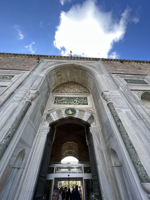 Topkapi Palace&Harem-Guided Tour-Skip lines- All tickets inc - Ottoman treasury highlights: diamonds, daggers, and sacred relics