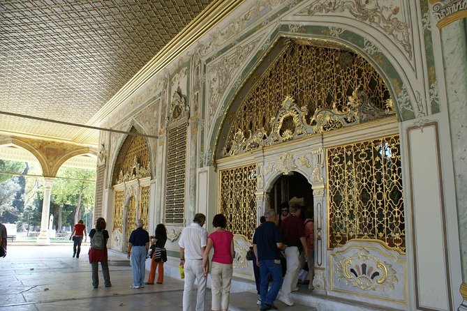Topkapi Palace Harem Ticket & Tour-Prepay & Balance at meeting - Using the free smartphone audio guide: bring your own headset