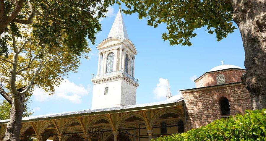 Topkapi Palace & Harem Tour + Bosphorus & Golden Horn Cruise - Bosphorus and Golden Horn Cruise: Iconic Views, Two Continents in One Ride