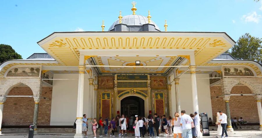 Topkapi Palace & Harem Tour + Bosphorus & Golden Horn Cruise - Guides Make the Difference: The Human Detail That Shows Up in Reviews