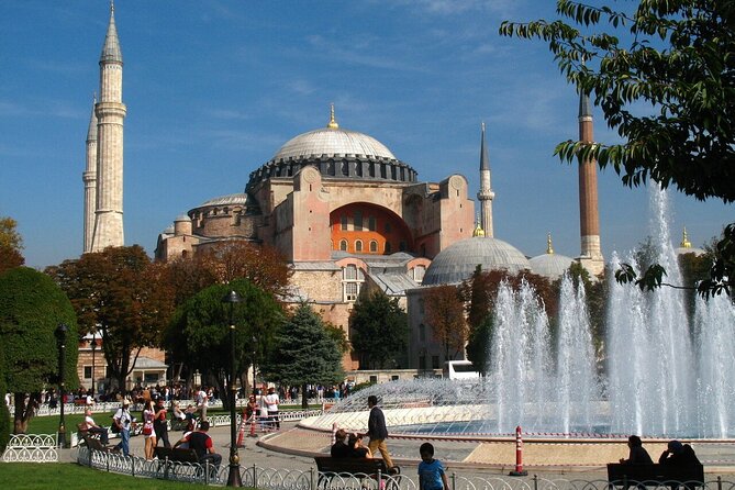 Topkapı Palace with Harem & Blue Mosque Guided Tour - Starting in Sultanahmet: meeting point and what the pace feels like