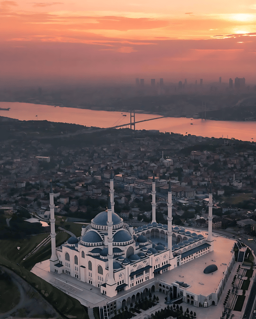 Tour to Camlica Hill, Camlica Mosque & Camlica Tower - Camlica Mosque, Dress Code and What Makes It Worth the Detour