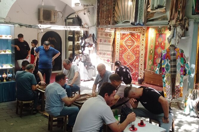 Tours of the Grand Bazaar of Istanbul with its Terraces and Behind the Scenes - Apple tea and lokoum: the included tastings that reset your pace