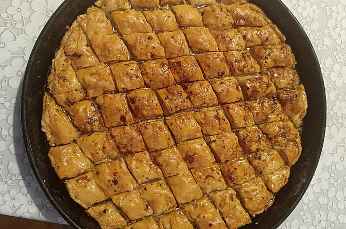 Traditional Baklava Cooking Class in Istanbul - The sit-down payoff: tea, coffee, and eating your own work