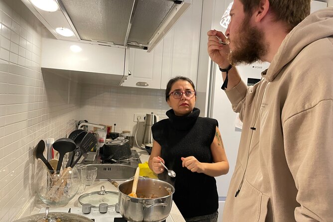 Traditional Home Cooking with a Local in İstanbul City Center - Should you book this Istanbul home cooking experience?