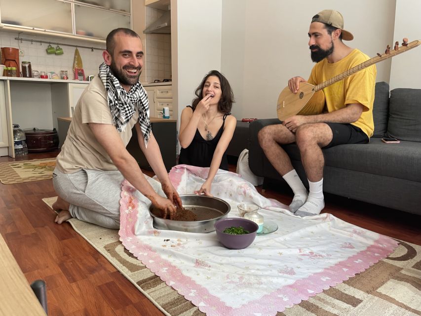 Traditional Home Dinner Night with Çiğköfte - Learn and Eat - A home dinner night where çig köfte becomes the occasion