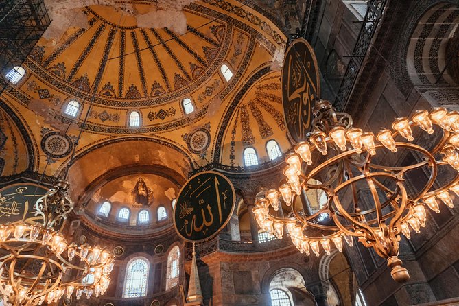Treasures of Istanbul: Hagia Sophia Private Tour - Caj tea at the local hideout: ending the day like you belong