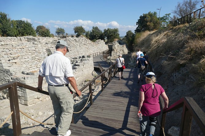 Troy Full-Day Guided Tour incl. Transfer, Ferry Tickets w/Lunch - Eceabat lunch break: a chance to reset before Troy