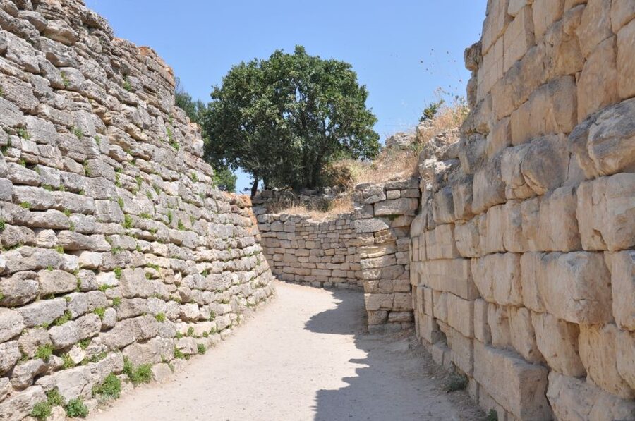 Troy: Full-Day Tour from Istanbul - Defensive walls and daily-life ruins that make myths more concrete