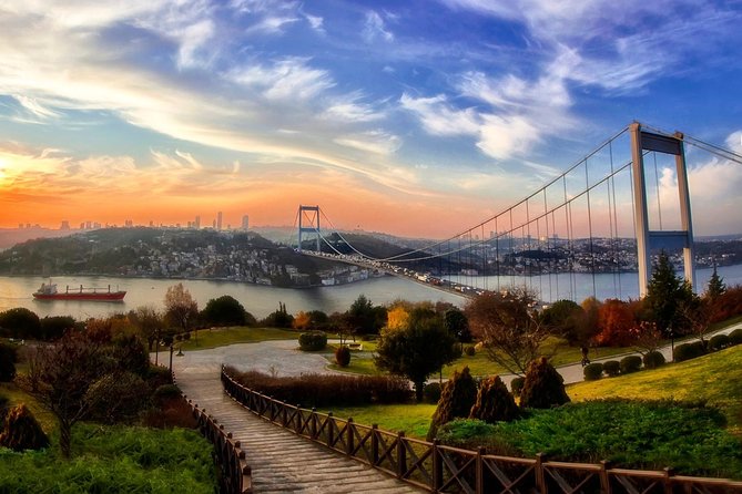True Discovery: Full Day Tour and Cruise of Istanbul - Morning start at Dolmabahçe and the quick comfort checklist