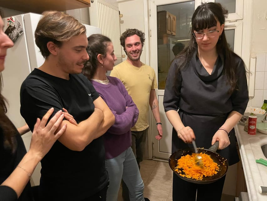 Turkish Tapas - Meze Cooking for Beginners in Istanbul - A Home Kitchen in Istanbul: Meeting Ezgi and Getting Oriented