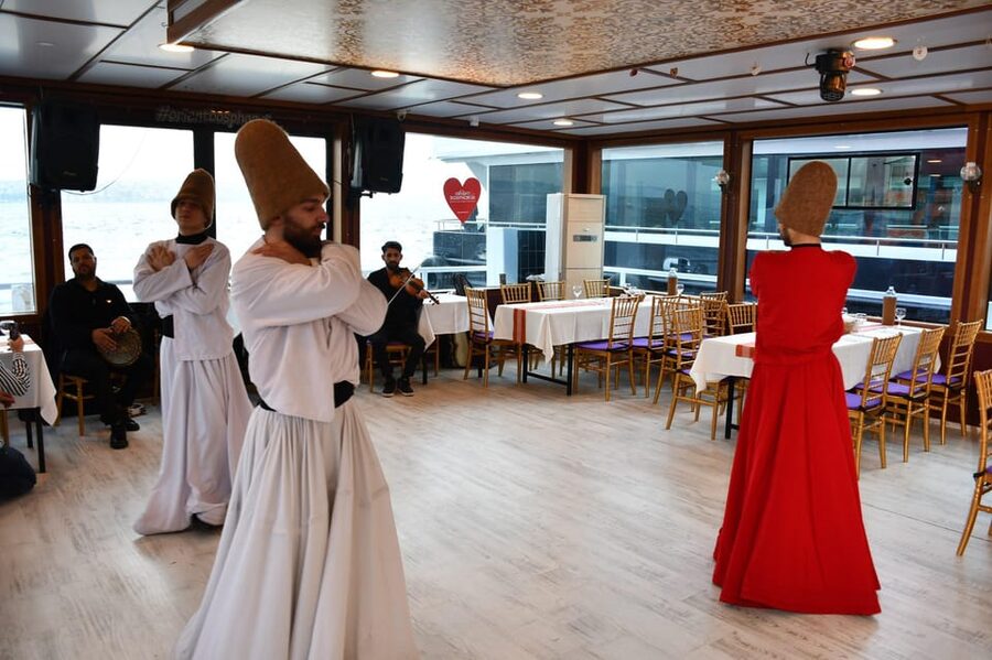 Whirling Dervish Ceremony - Crowd comfort: what can make or break the vibe